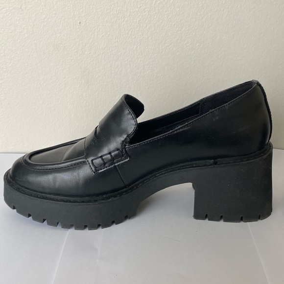 Universal Threads-Size 9-Black-Platform loafers. - Picture 2 of 12